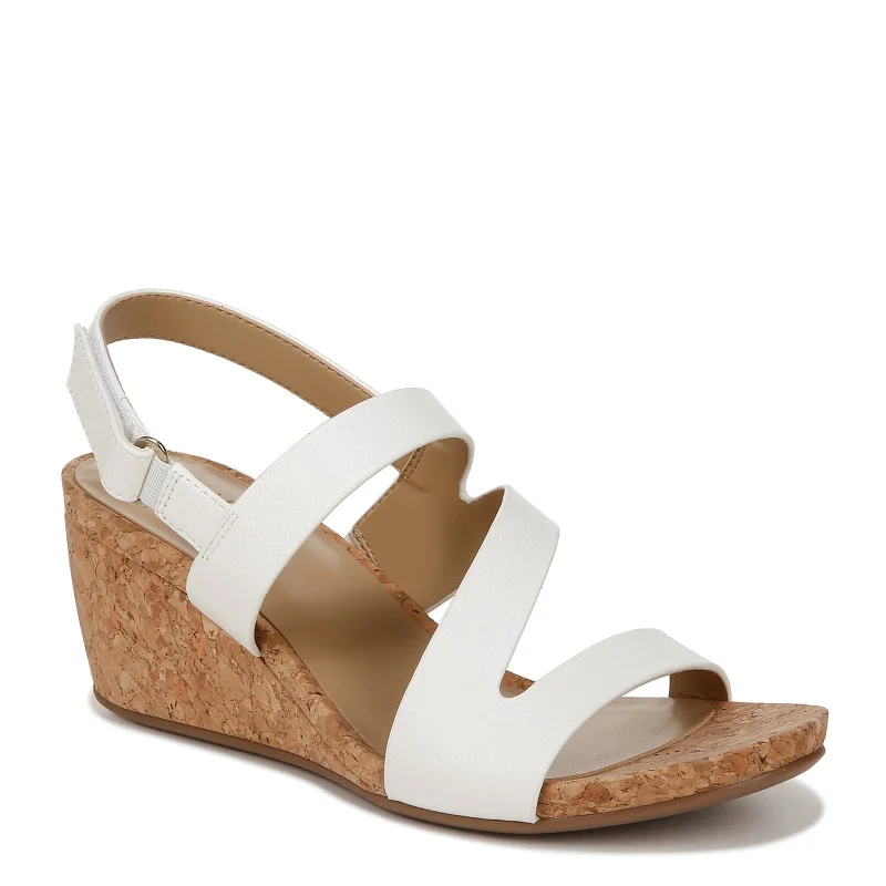 Fashion Forward Women's Naturalizer, Adria Sandal