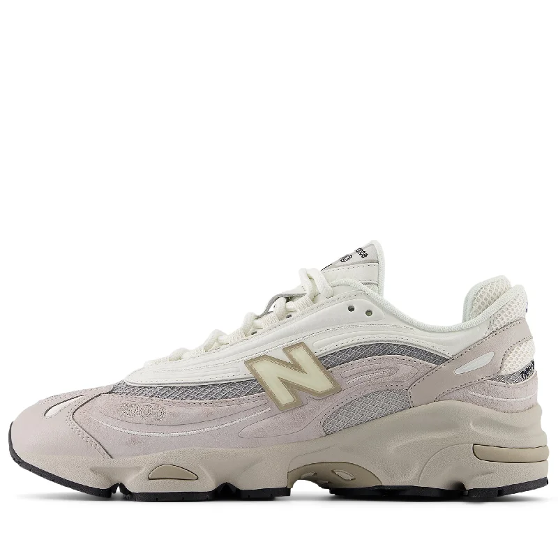 Must-Have Shoe Styles New Balance 1000 - Moonrock/Sea Salt