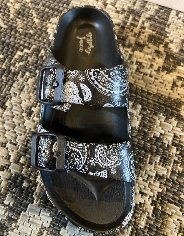 Budget Friendly Mamma Mia Paisley Slip On Sandal In Black White