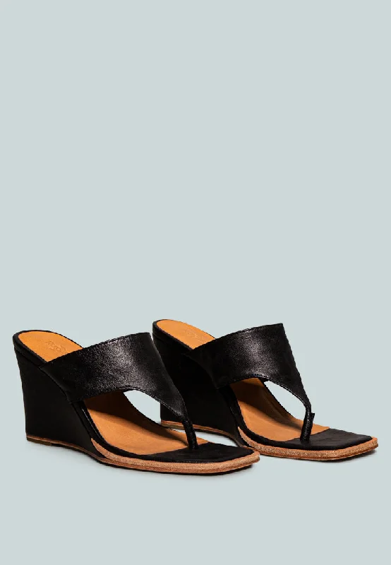 Casual Yet Chic Sales ONASSIS Black Thong Wedge Sandals