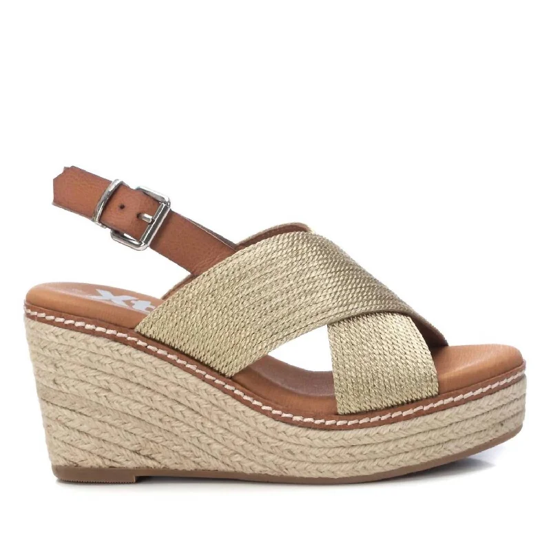 Chic And Edgy Women's Jute Wedge Sandals In Gold