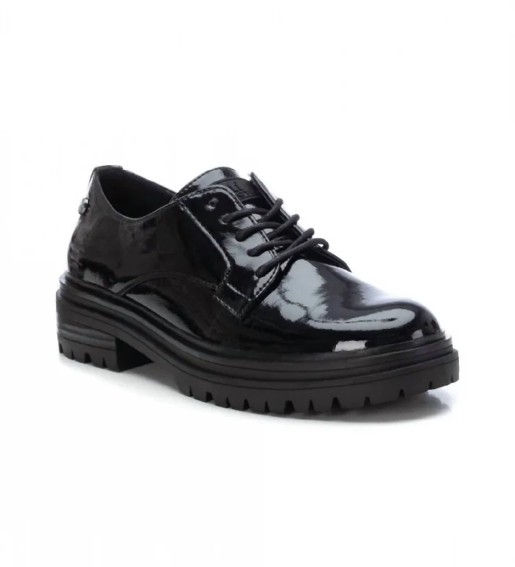 Huge Price Cut Women's Lace-Up Oxfords In Black