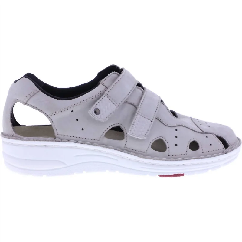 Breathable Flats Offers Women's Larena Sandal In Grey