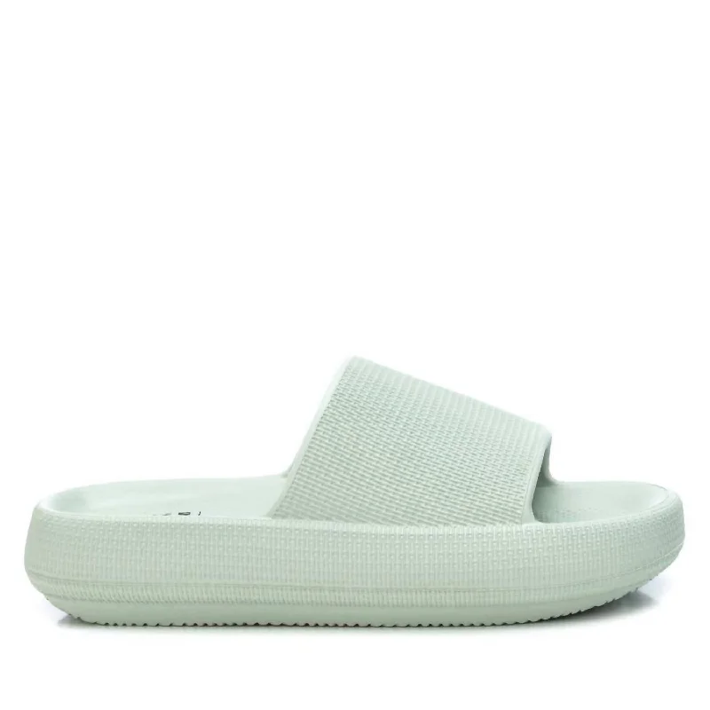 Step Ahead, Lead The Trend Women's Rubber Flat Sandals In Aqua