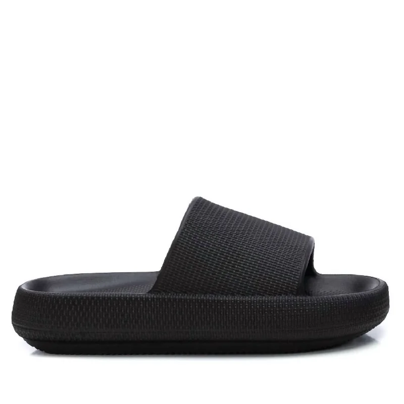 Crazy Discounts, Hurry Up Women's Rubber Flat Sandals In Black