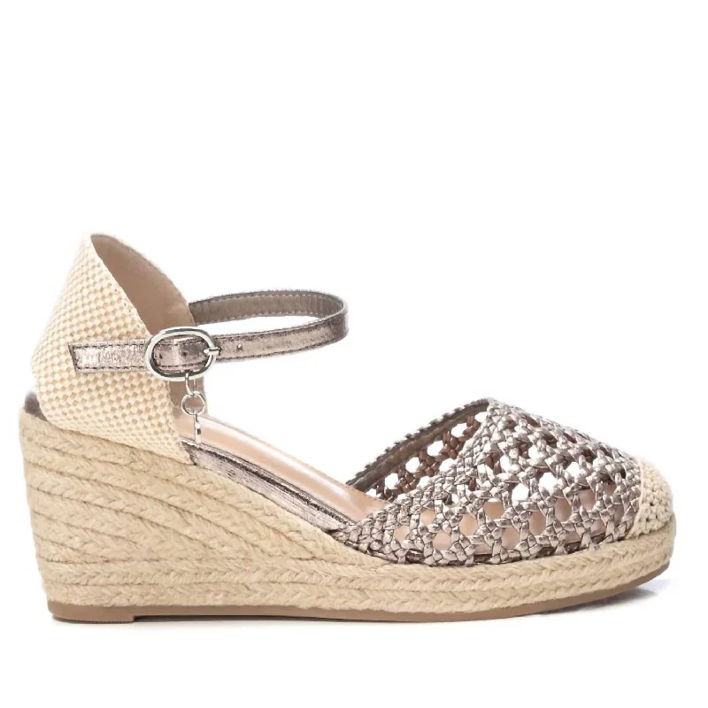 Outdoor Hiking Shoes Promotion Women's Wedge Sandals In Plumb