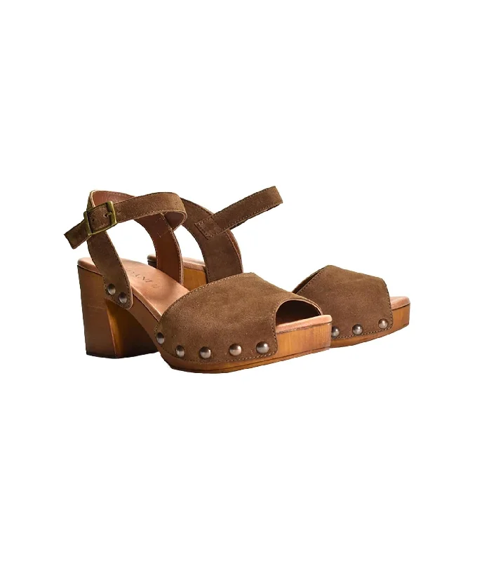Chic Trends Unveiled Women's Willa Sandal In Clove