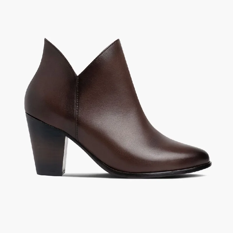 Comfortable Shoes Uptown | Old English